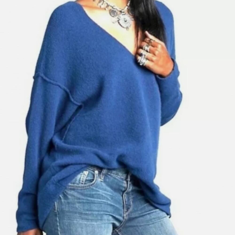Free People Blue Softly Yak V-Neckline Dropped Shoulder Long Sleeve Pullover L